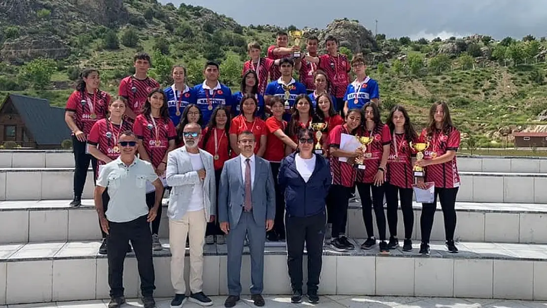 Rafting Türkiye birincisi ve üçüncüsü Muğla'dan