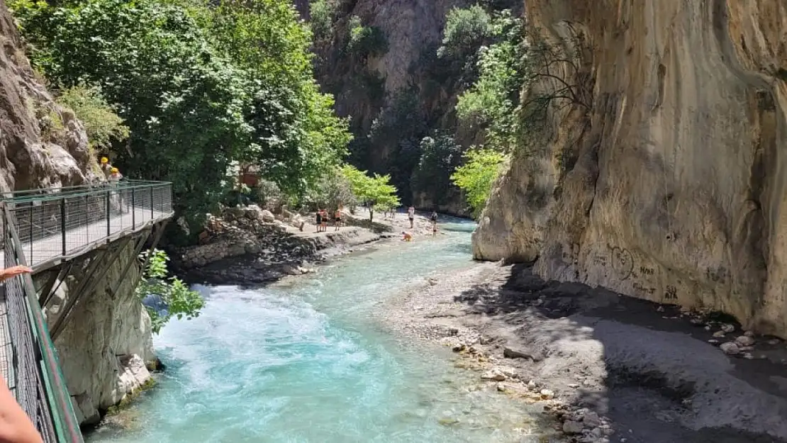 Saklıkent Kanyonu binlerce misafiri ağırlıyor