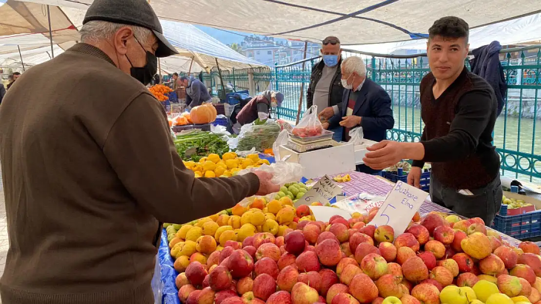 Salı Pazarı'nda fiyatlar düştü