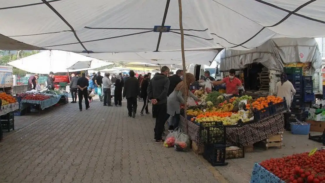 Salı Pazarı'nda Ramazan öncesi yoğunluk 