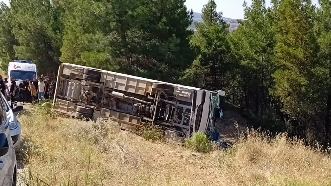 Şarampole devrilen otobüsteki yaralı sayısı 19'a yükseldi