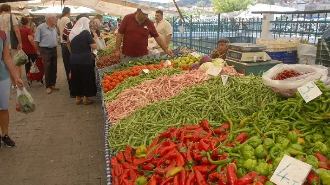 Sebze meyve fiyatları düşmüyor