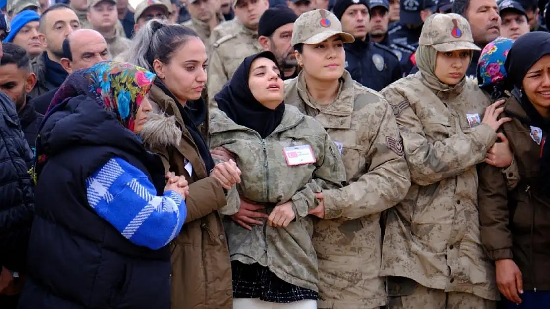 Şehit dualarla son yolculuğuna uğurlandı