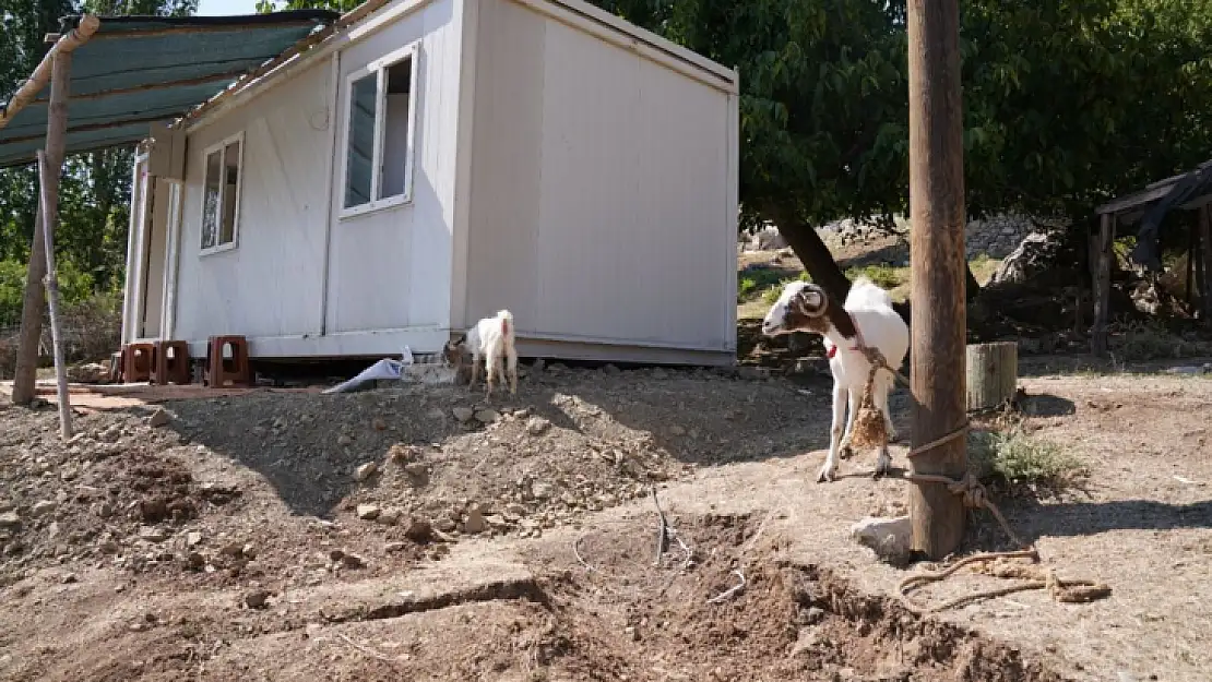 Seydikemer Belediyesi mağdur ailelerin yanında