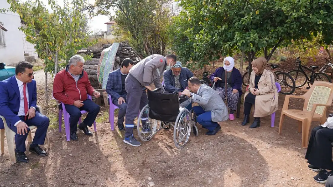 Seydikemer Belediyesi'nden Engelli Vatandaşa Tekerlekli Sandalye Sürprizi