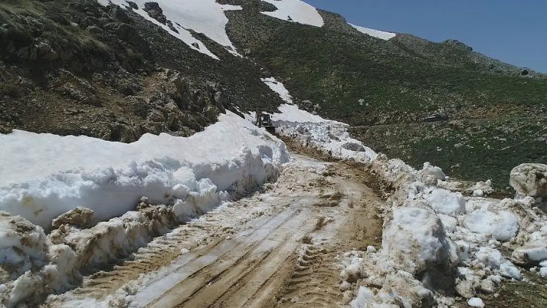 Seydikemer Belediyesinden Matmara Yaylasında Karla Mücadele