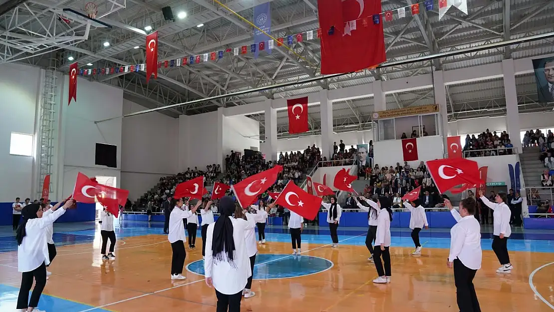 Seydikemer'de 19 Mayıs törenle kutlandı