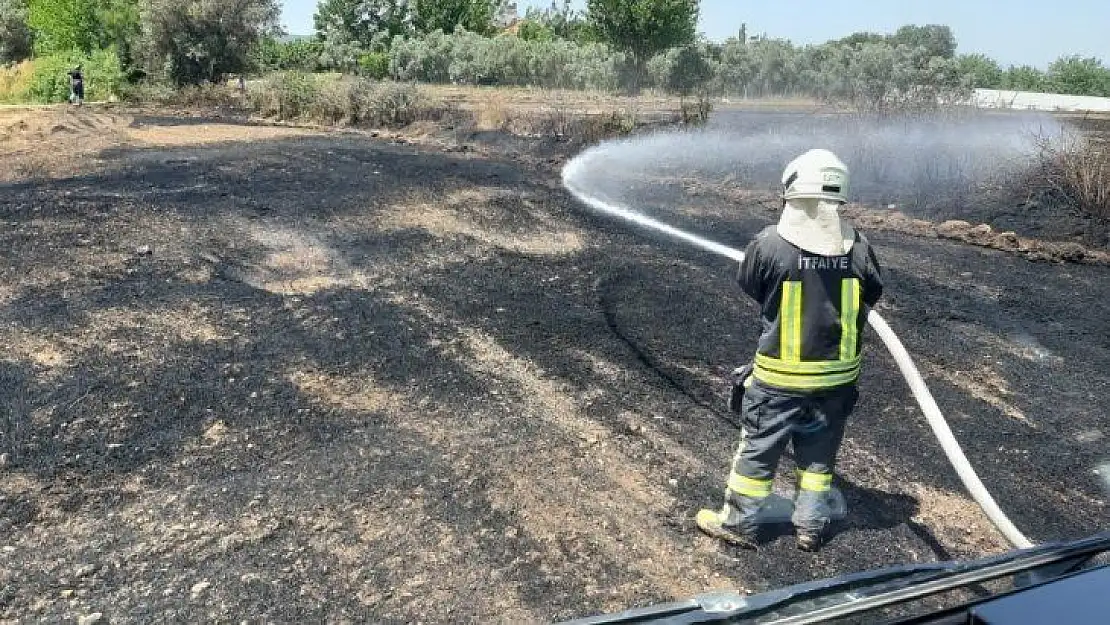 Seydikemer'de dört ayrı anız yangını paniğe neden oldu