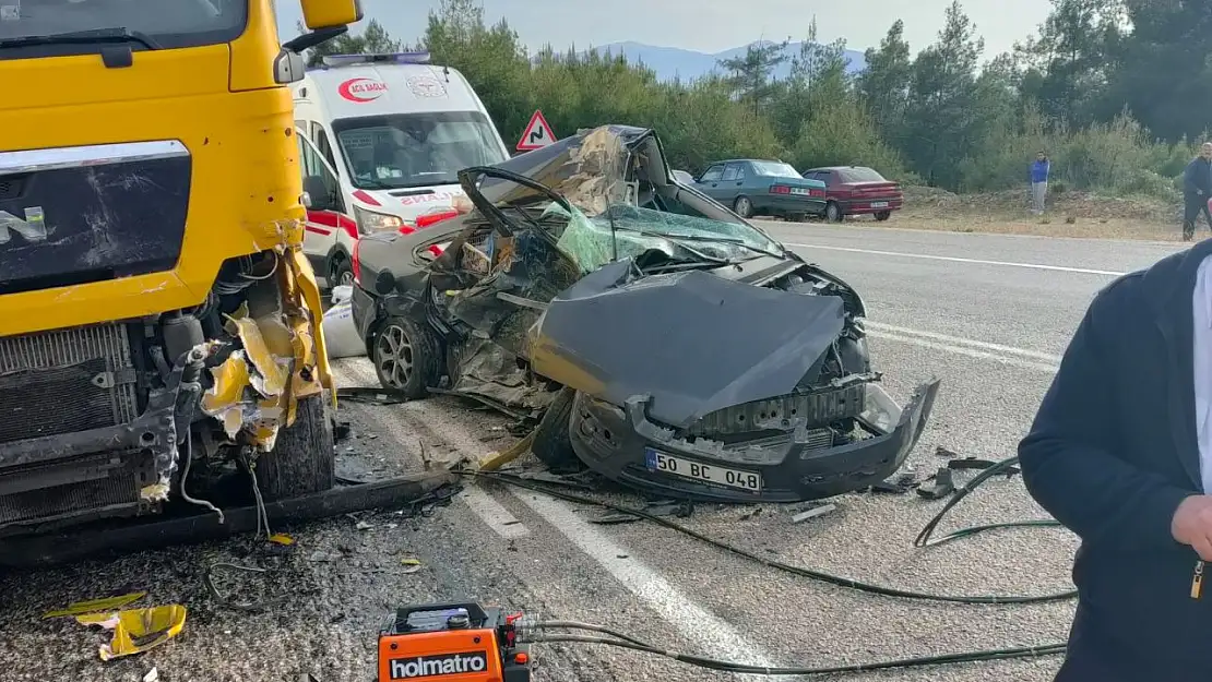 Seydikemer'de feci kaza: 1 ölü, 2 yaralı