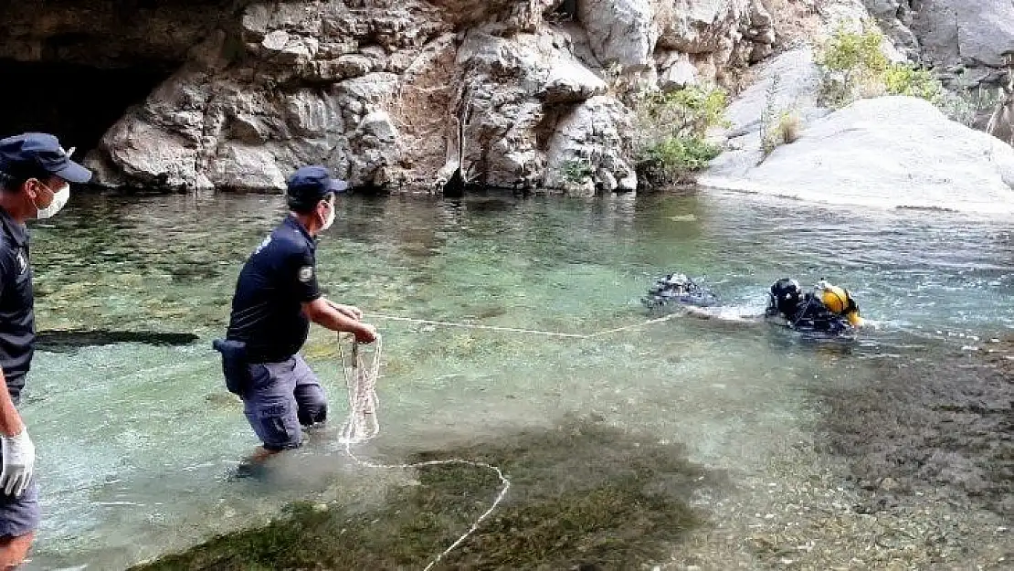 Seydikemer'de serinlemek için girdiği derede boğuldu