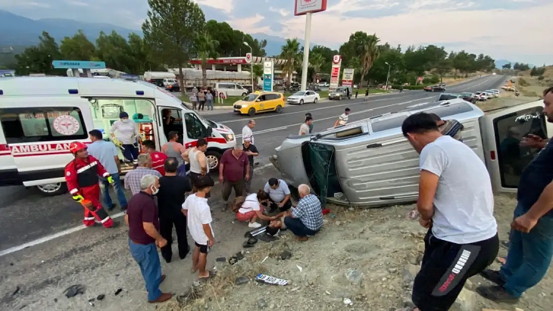 Seydikemer'de trafik kazası 4 yaralı