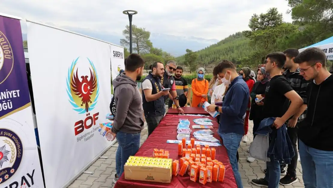 Seydikemer'de Üniversitesi Öğrencilerine Siberay Projesi Anlatıldı