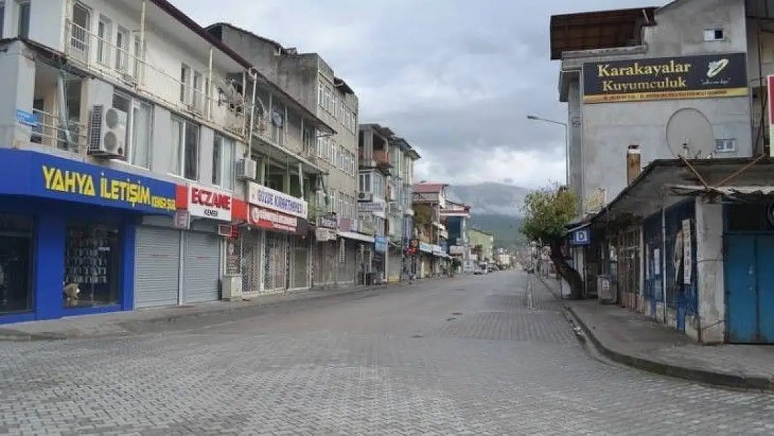 Seydikemer sokakları sessizliğe büründü