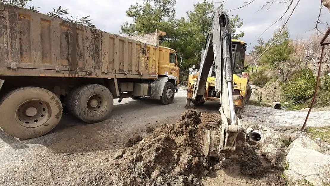 Seydikemer'de Yollar Bakım ve Onarımdan Geçiyor