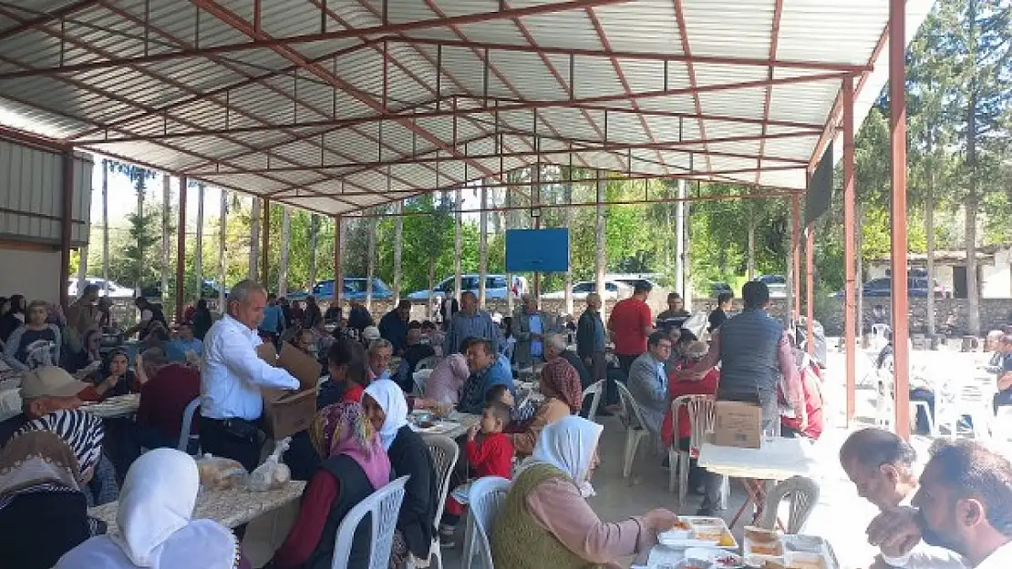 Şükür yemeğine yoğun katılım oldu