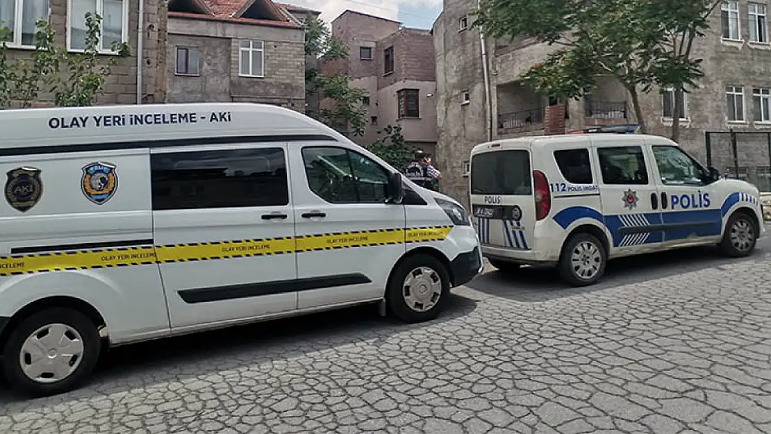 Süt Dolu Kovaya Düşen Bebek Yaşam Mücadelesini Kaybetti