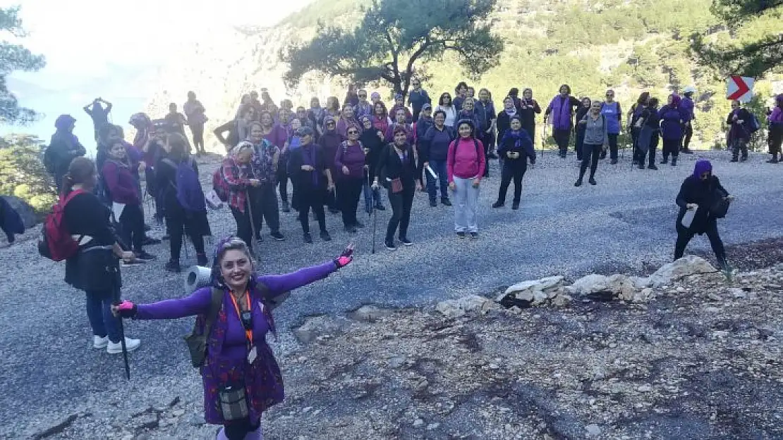 'Tabiat Kadınları' grubu Babadağ'ı gezdi