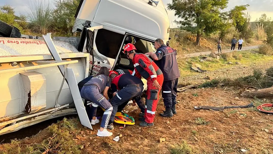 Tanker Yoldan Çıkıp Tarlaya Uçtu: 3 Yaralı