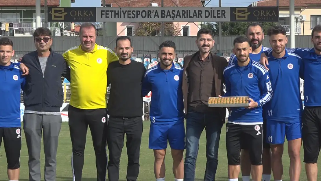 Taraftardan futbolculara baklava