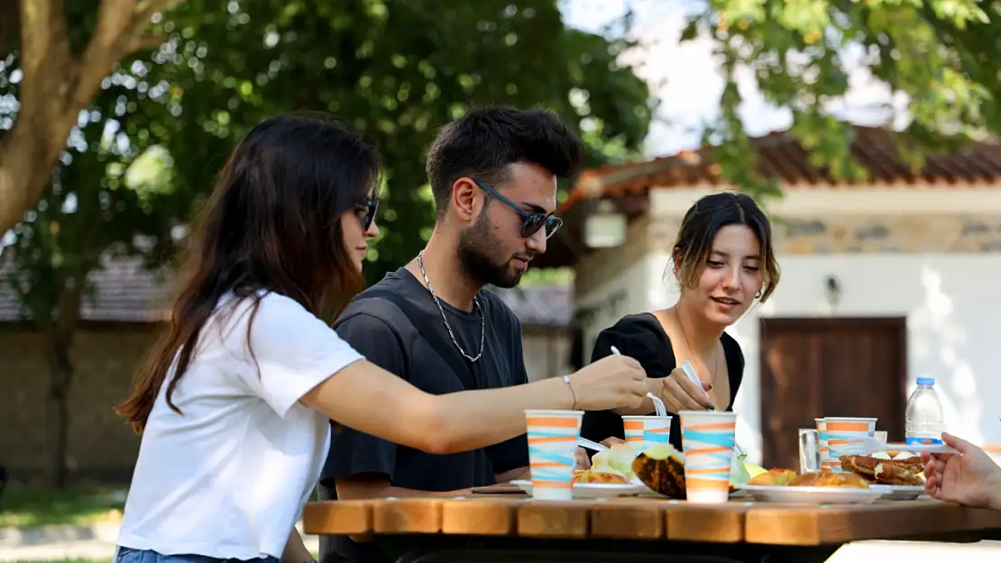 Tarihi Narlı Kahvesi'ne Yoğun İlgi 