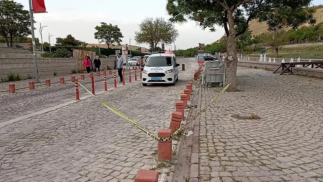 Tartıştığı kişiyi kalbinden bıçaklayarak öldürdü