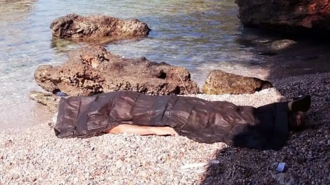 Tek başına kamp yapan vatandaş sahilde ölü bulundu