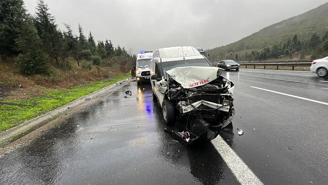 TEM'de zincirleme kaza: 3'ü çocuk 7 yaralı