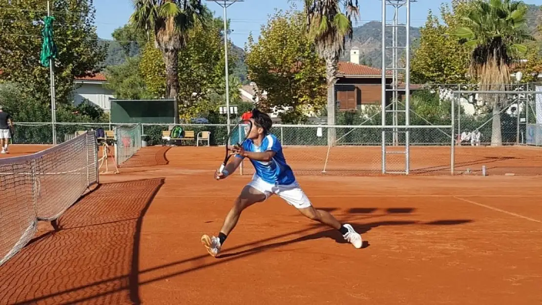 Tenis şampiyonası Göcek'te başladı