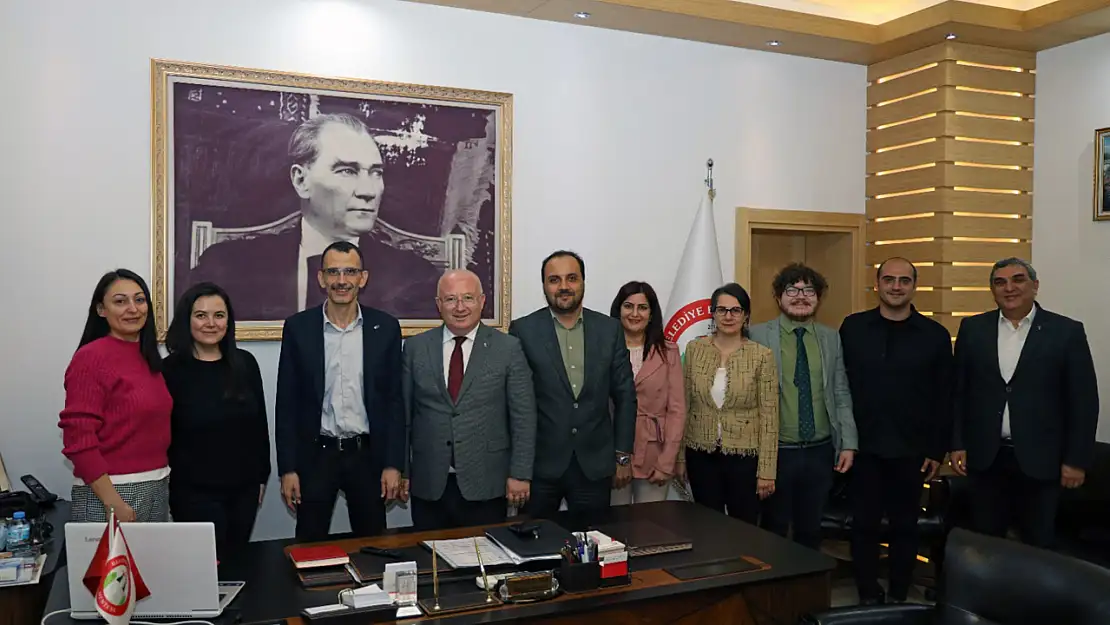 Tıp Öğrencilerine Tiyatro Eğitimi