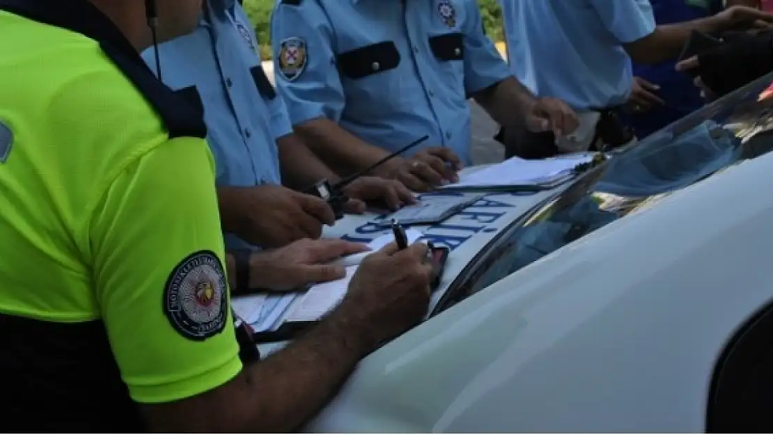 Trafik cezalarında indirimli ödeme süresi 1 aya çıkarıldı