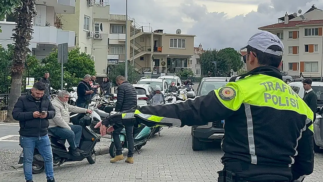 Trafik polislerinden okul çıkışlarında denetimler devam ediyor