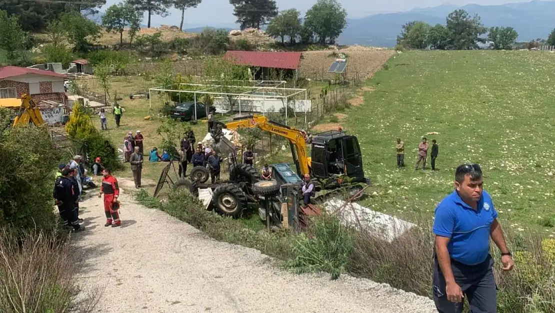 Traktörün altında kalarak can verdi