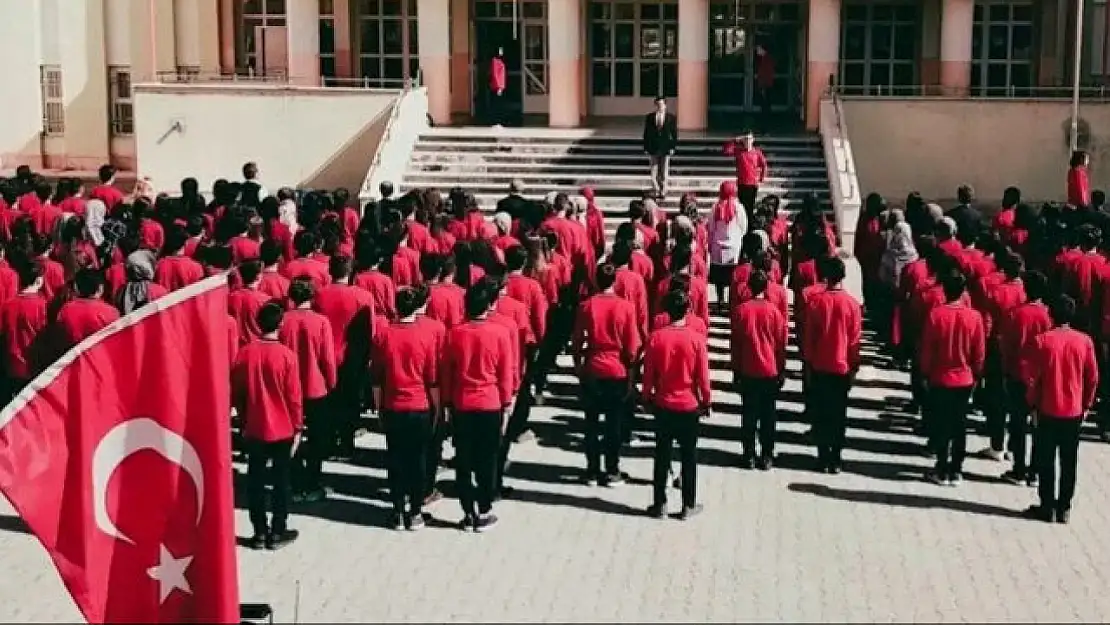 Tüm okullarda şehitlerimiz için bir dakikalık saygı duruşu yapılacak