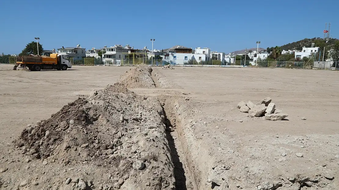 Turgutreis futbol sahası yenileniyor