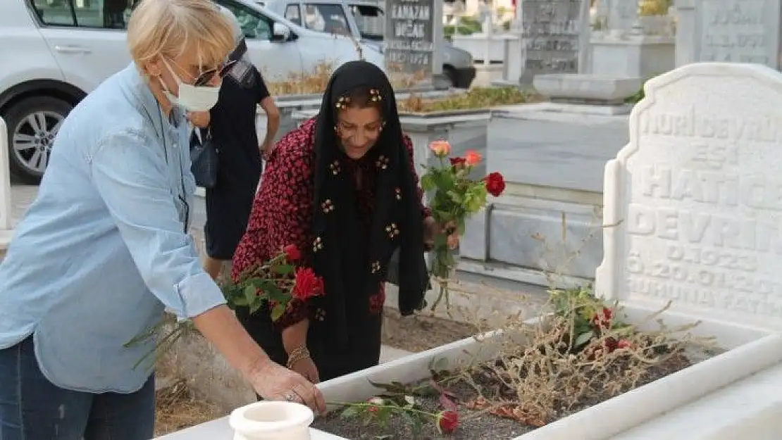 Türk Kadınlar Birliğinden kabir ziyaretleri