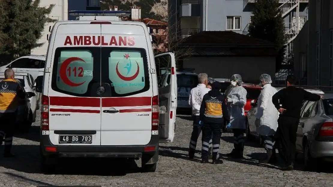 Üniversitede içinde beyaz madde olan zarf paniği