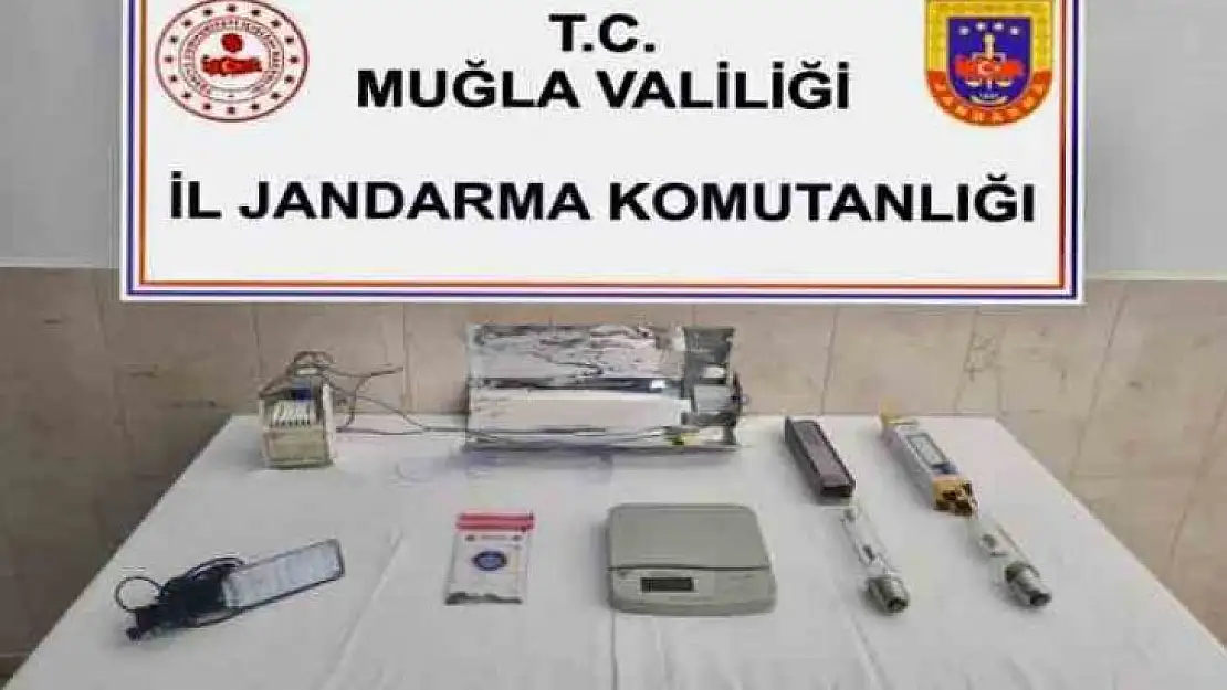 UYUŞTURUCU İMALATI İÇİN EVİNDE DÜZENEK KURMUŞ  