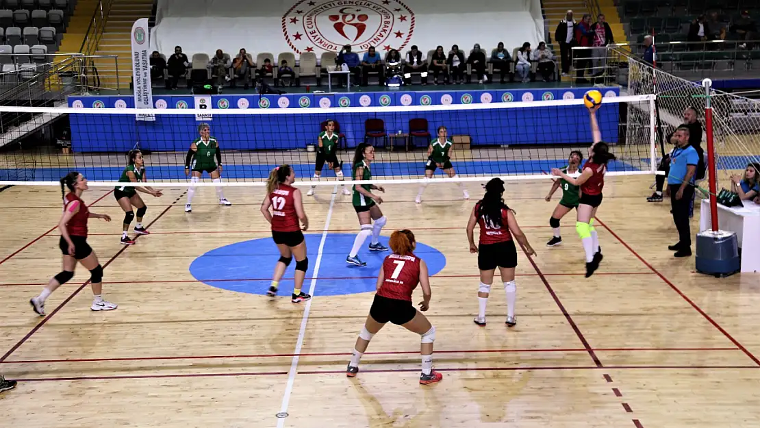 Veteranlar Voleybol Turnuvası Başladı