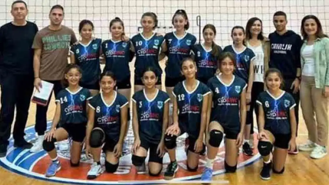 VOLEYBOLUN MELEKLERİ ANISINA TURNUVA