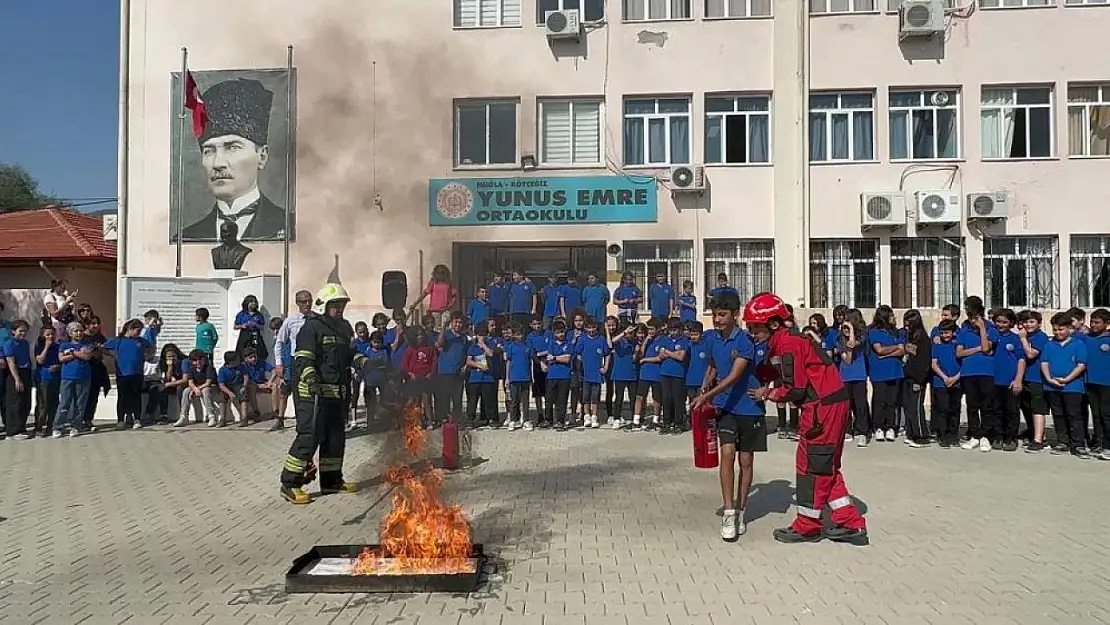 Okulda Yangın Anı ve Söndürme Tatbikatı