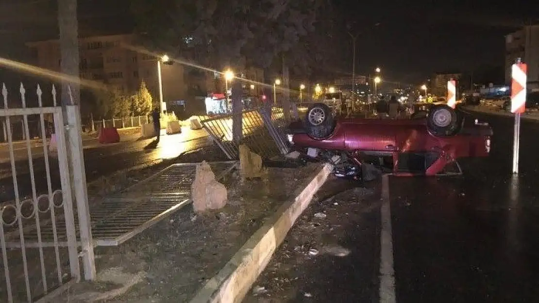 Yasağı delip sokağa çıkan sürücü ve arkadaşı kazadan sonra adeta buhar oldu