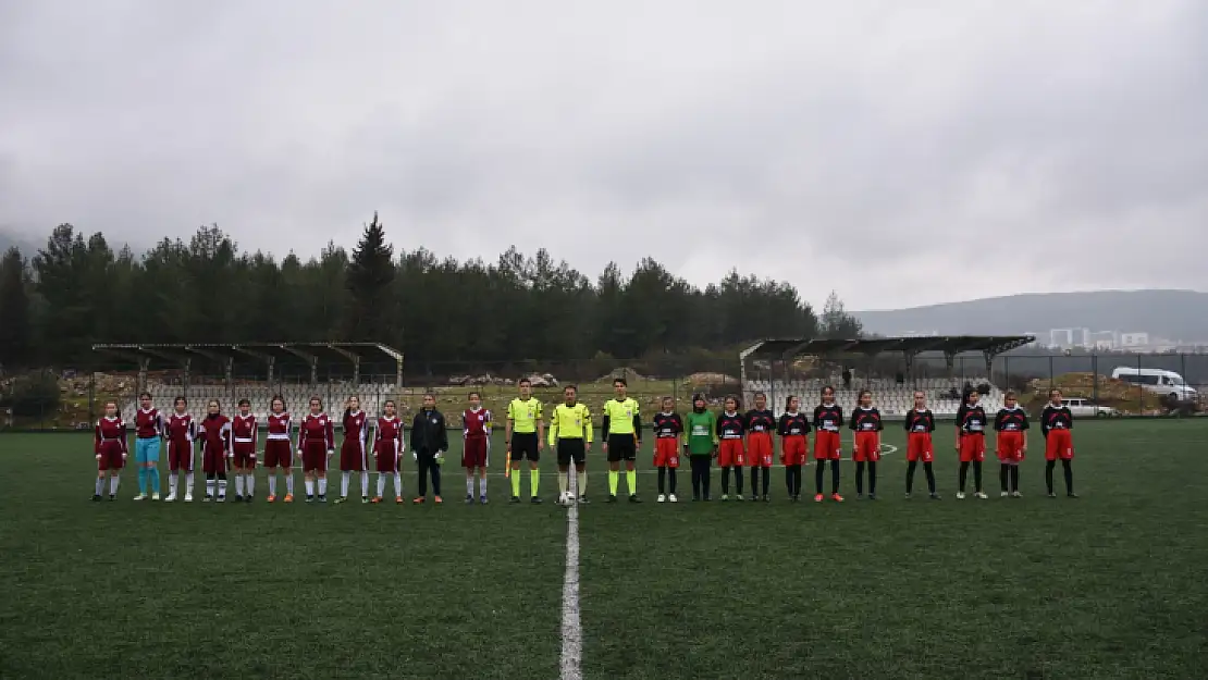 Yıldız futbol grup müsabakaları Muğla'da başladı