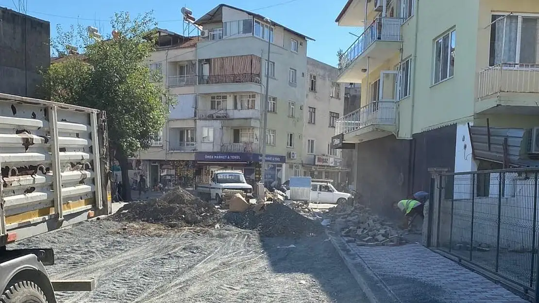 Yol Bakım Çalışmaları Devam Ediyor