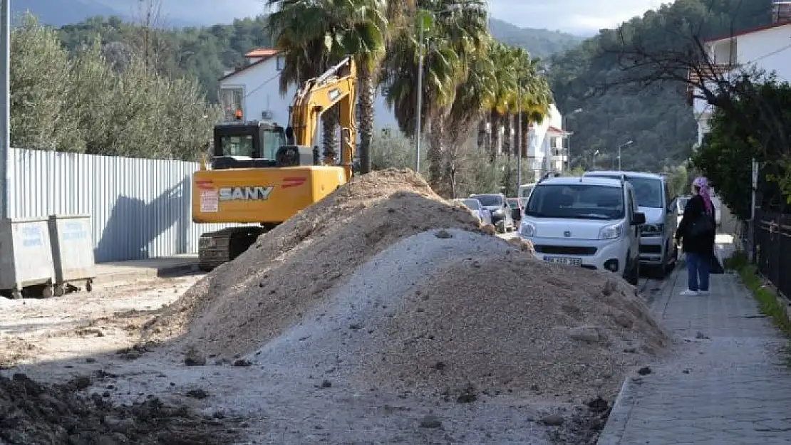 Yol ve alt yapı çalışmaları devam ediyor