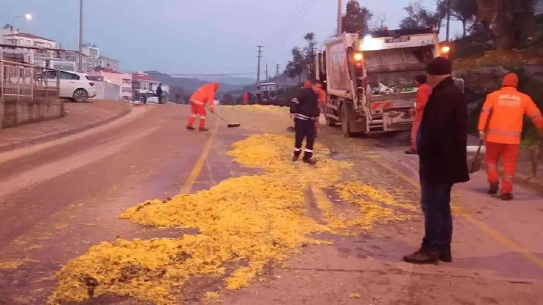 Yola dökülen meyve püresi tehlike oluşturdu