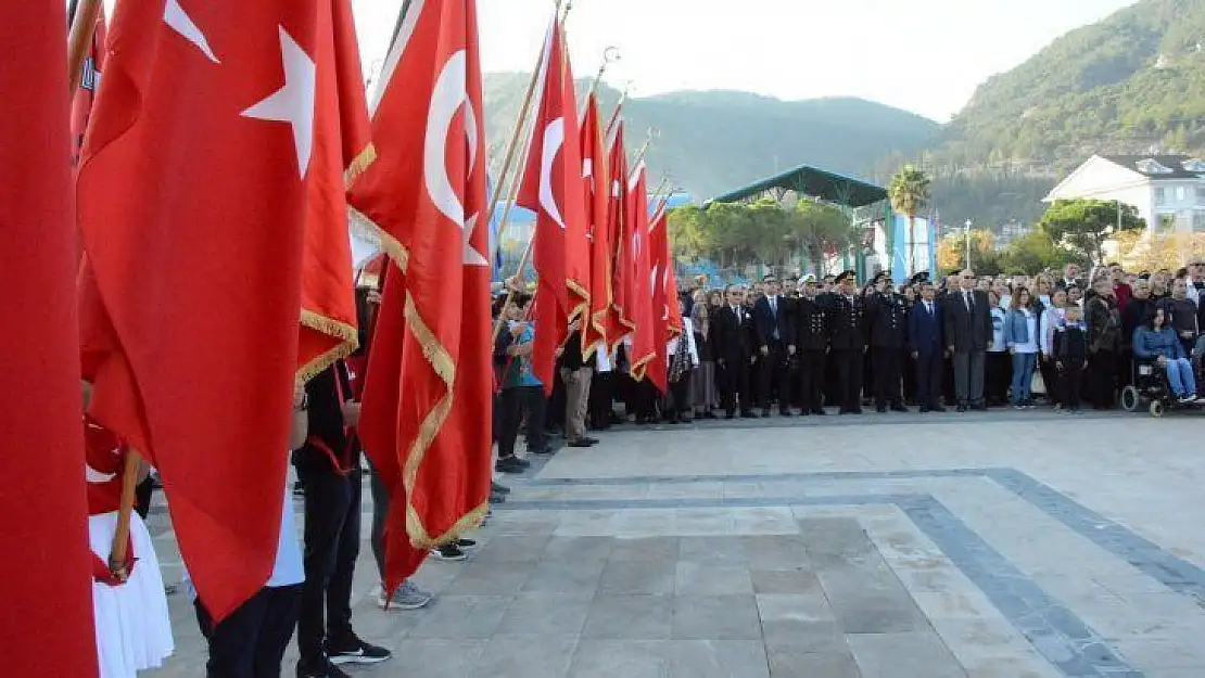 Yüce Atatürk Fethiye'de de özlemle anıldı