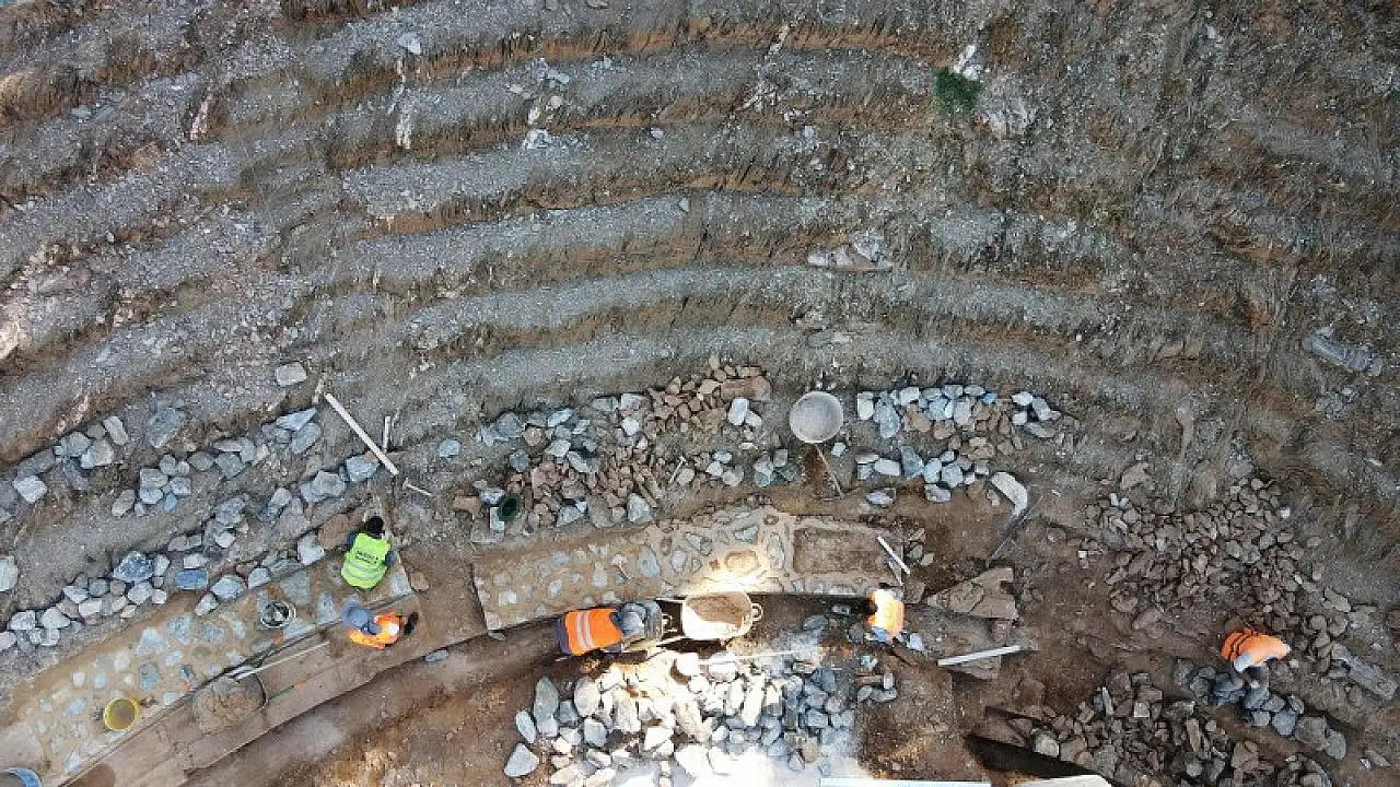Muğla'da Euromos Antik Kenti'nin tiyatrosu ayağa kaldırılıyor