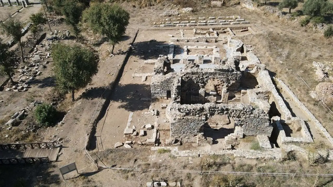 Muğla'da Euromos Antik Kenti'nin tiyatrosu ayağa kaldırılıyor