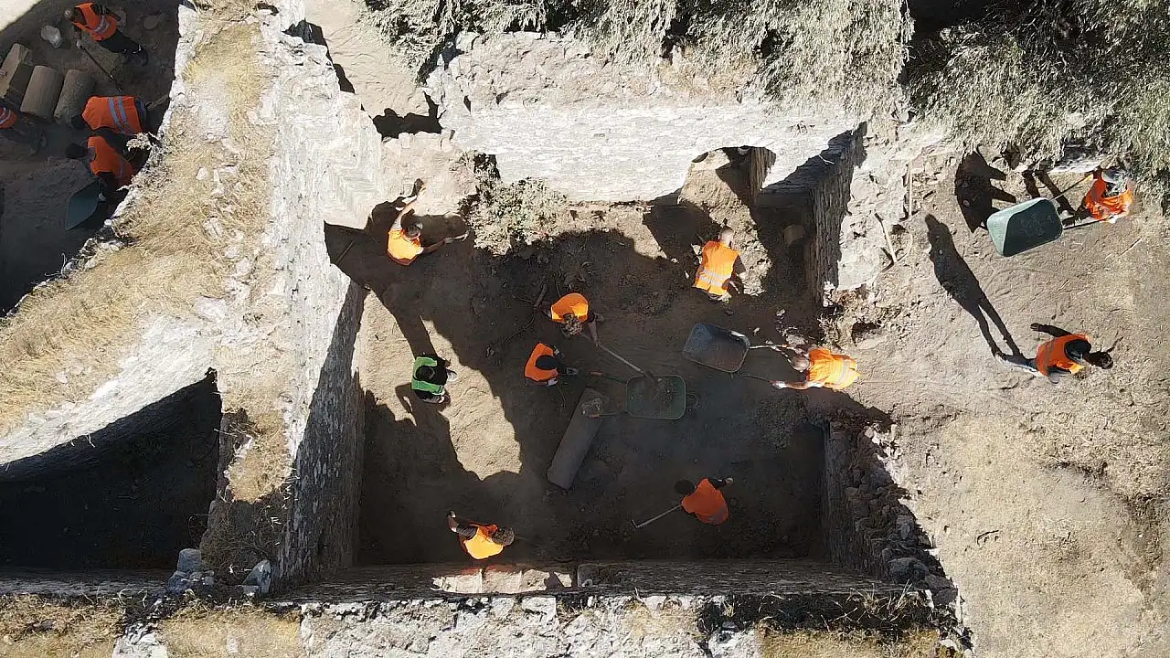 Herakleia Antik Kenti'nin Roma hamamı gün yüzüne çıkarılıyor