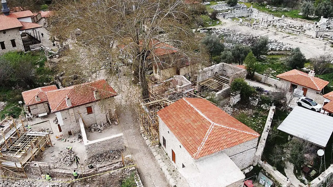 'Gladyatörler şehri' Stratonikeia, ziyaretçilerini bayram tatilinde de tarihi yolculuğa çıkardı